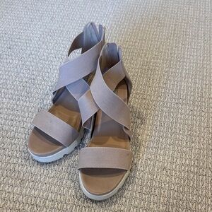 Women's Sandals in Nude